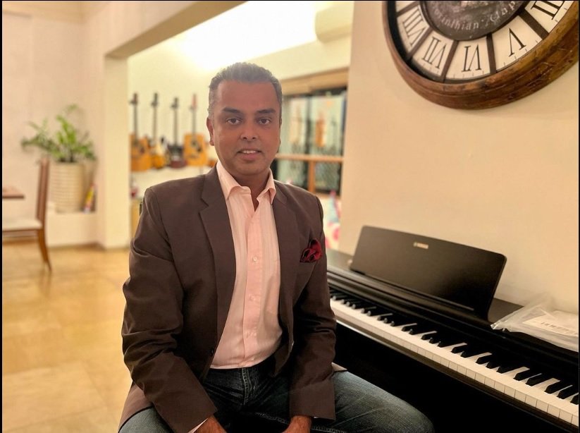 Milind Deora,